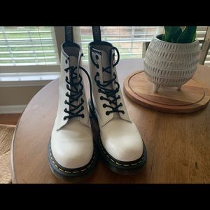 Dr. Martens Doc White Ladies 8